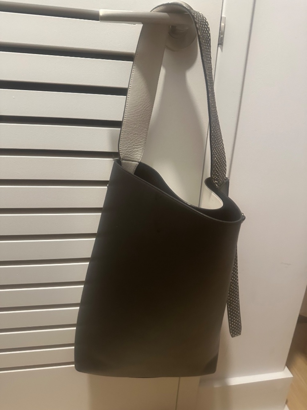 Celine Leather Twisted Cabas Large - Picture 5 of 6